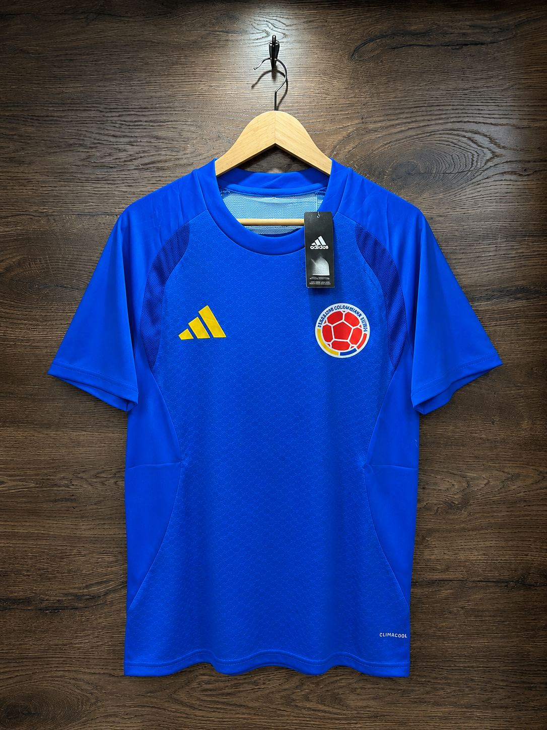 CAMISETA COLOMBIA ENTRENAMIENTO VERSION FAN 2026
