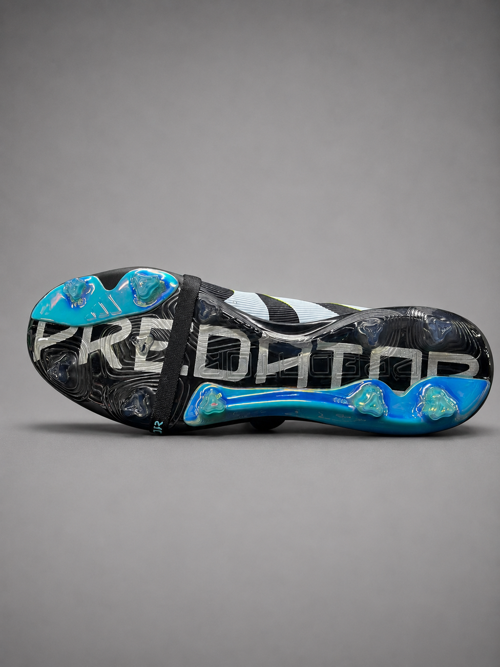 GUAYO PREDATOR ELITE FOLD-OVER TONGUE SG x MERCEDES AMG