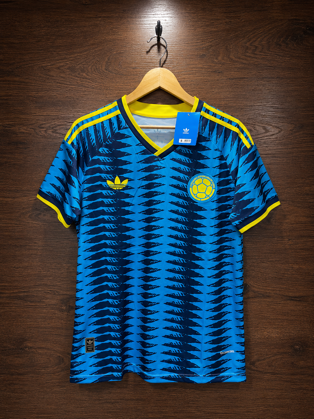 CAMISETA COLOMBIA VISITANTE VERSION FAN 2026