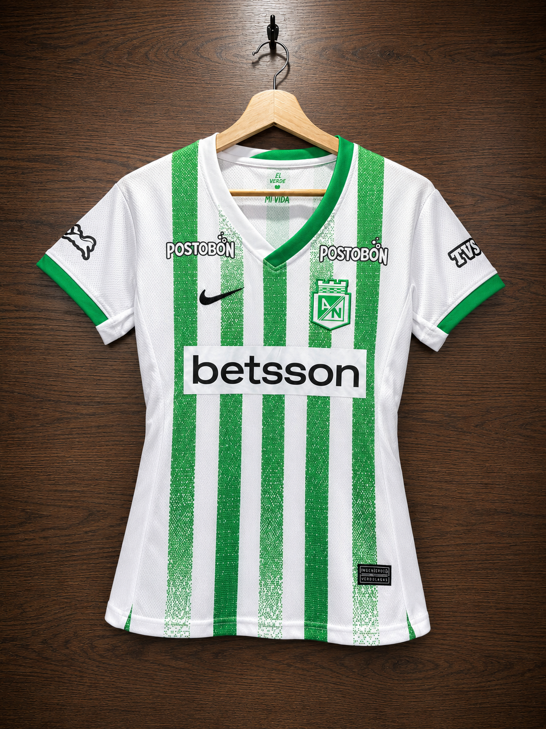 CAMISETA MUJER NACIONAL VERSION FAN 2025
