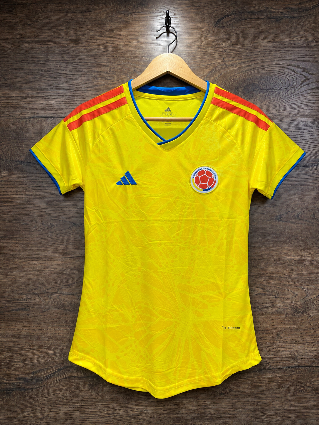 CAMISETA MUJER COLOMBIA LOCAL VERSION FAN 2026