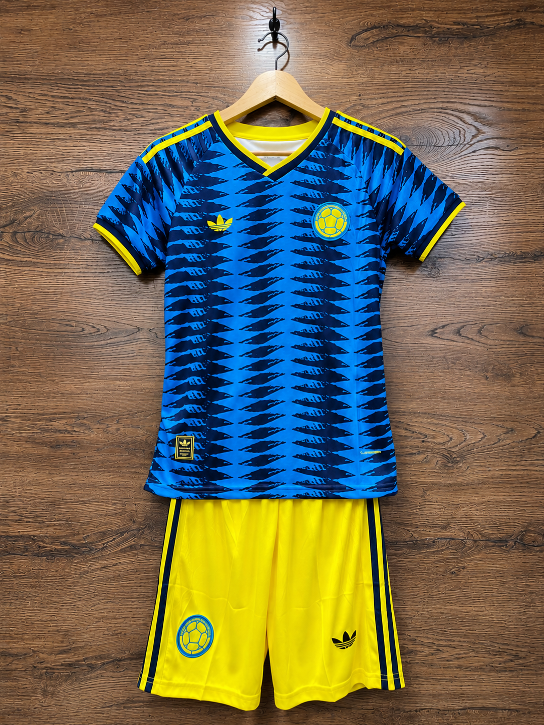 UNIFORME COLOMBIA VISITANTE VERSION FAN 2026